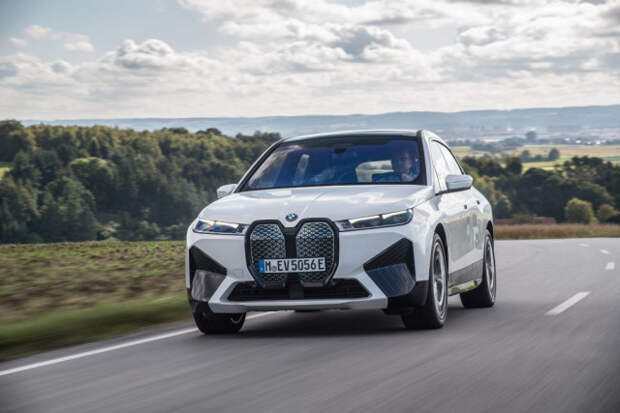 BMW iX тест драйв