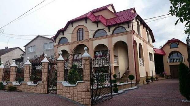 Как выглядит самое богатое село Украины, расположенное на западе страны