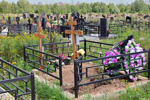 Нижегородцам рекомендовали не посещать кладбища сразу после Пасхи