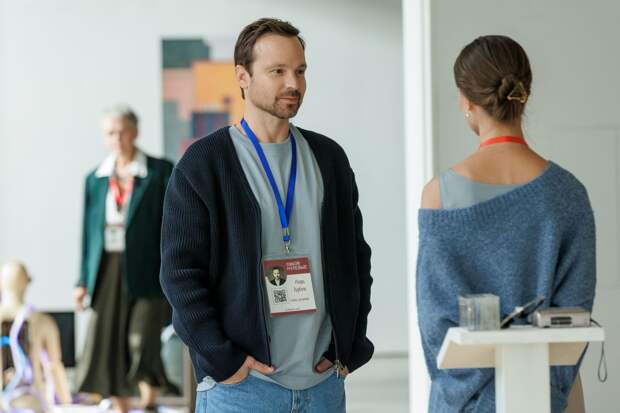 Завершились съемки экранизации повести «Чужой звонок» со Светланой Ивановой, Алексеем Чадовым и Людмилой Артемьевой Завершились съемки экранизации повести «Чужой звонок» со Светланой Ивановой, Алексеем Чадовым и Людмилой Артемьевой