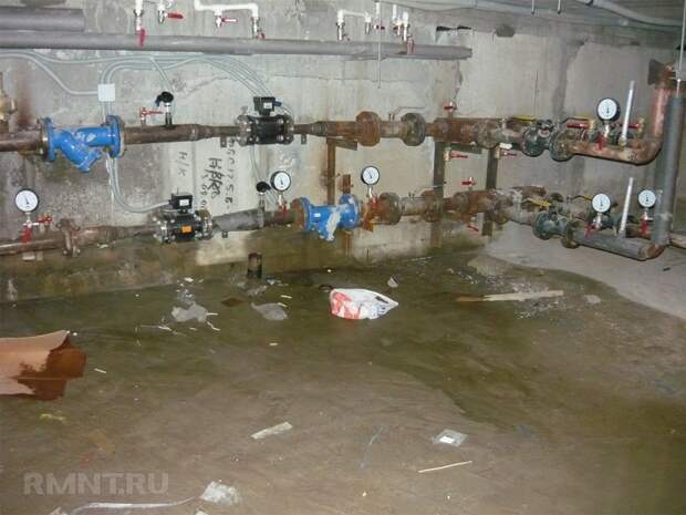 Вода в подвале многоэтажного дома