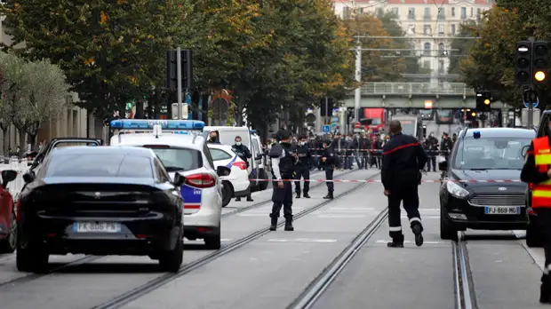 Напавший на людей в Ницце повторял «Аллах акбар»