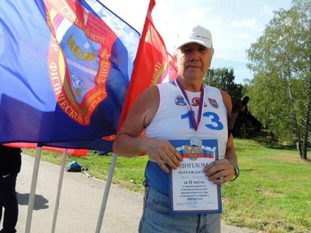 Пенсионер из Головинского взял «серебро» в памятном турнире по скандинавской ходьбе