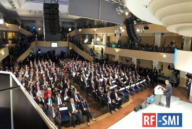 Забавно. Речь Порошенко в Мюнхене прозвучала в по сути пустом зале