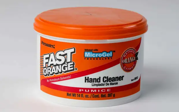 Чем отмыть масло (мастику, грязь...) с рук? Проверили 13 средств