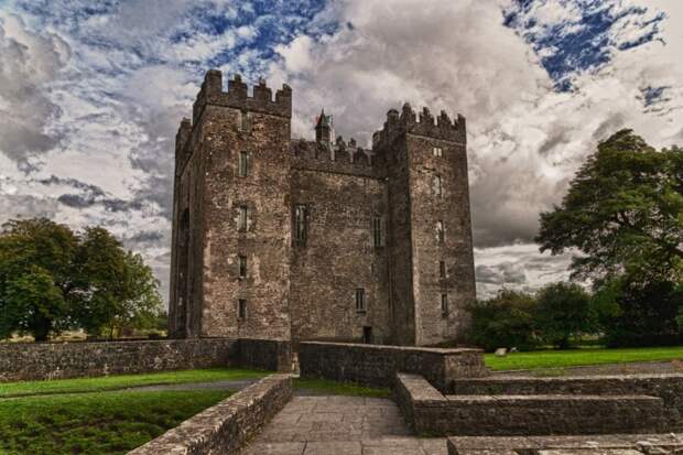 Замок Бунратти, Ирландия. Построен в 1425 году. европа, замки, история, средневековье