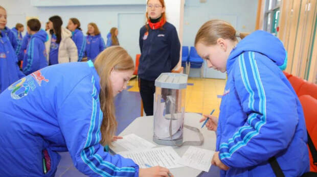 В «Артеке» провели детский референдум