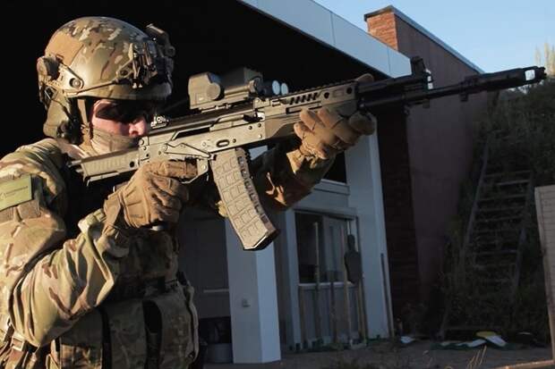 Бойцы СВО изготавливают патроны для автомата Калашникова, стреляющие дробью