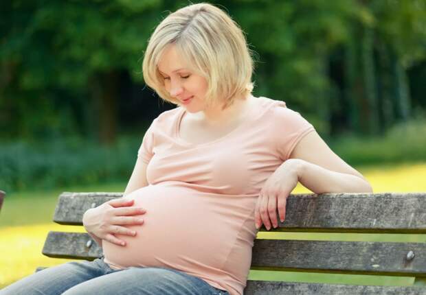 «Не выдумывай, она не беременна. Куда им сейчас четвертый ребенок?» – говорит тетя про свою дочь, которая уже на сносях