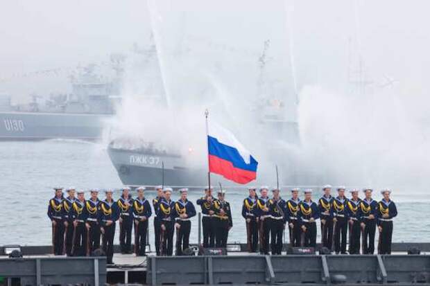 Министр обороны Китая встретился с главкомом ВМФ России | Русская весна