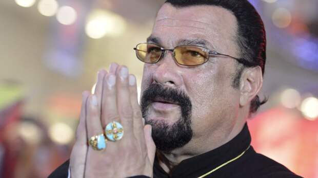 Стивен Сигал назвал особенным момент получения российского паспорта