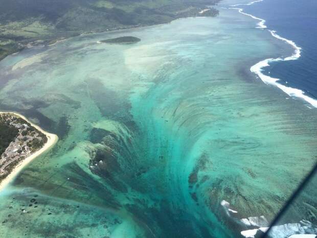 Самый большой в мире водопад находится под водой