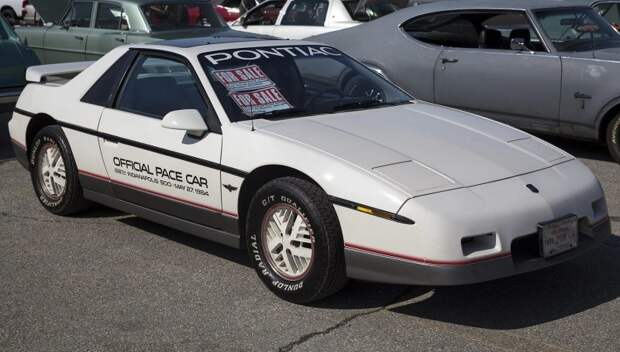 Коллекция автомобилей Pontiac Fiero уничтожена во время наводнения в Мичигане Коллекция автомобилей Pontiac Fiero уничтожена во время наводнения в Мичигане