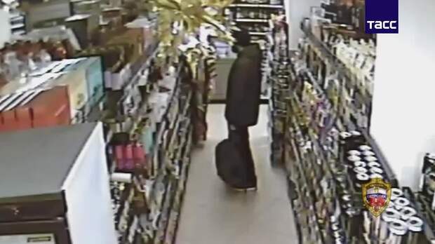 В центре Москва украли почти 100 плиток шоколада.