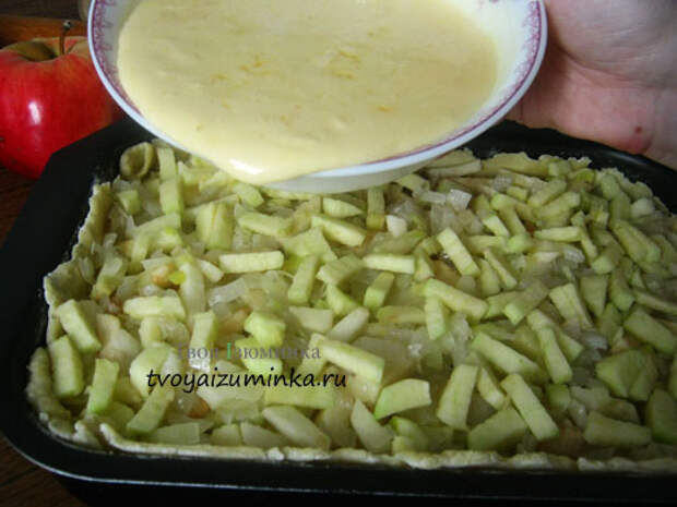 pirog_s_yablokami_i_lukom