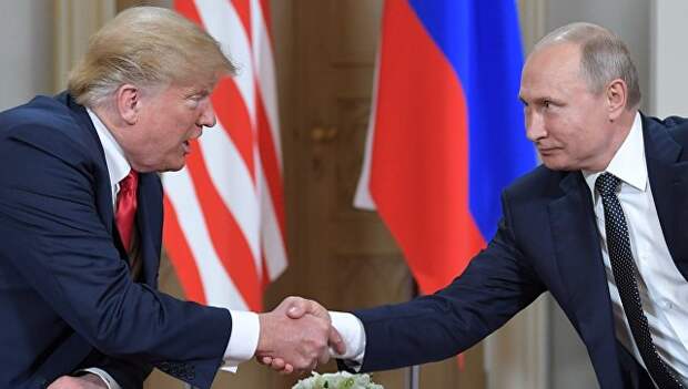 16 июля 2018. Президент РФ Владимир Путин и президент США Дональд Трамп (слева). Архивное фото