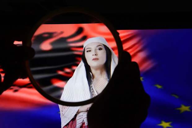 «Отцов» виртуального министра Албании подозревают в коррупции