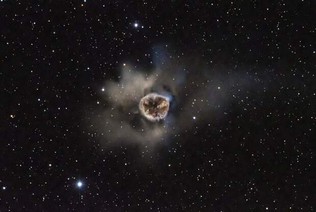 Астроном Леб нашел в ореоле межзвездного объекта 3I/ATLAS новую аномалию