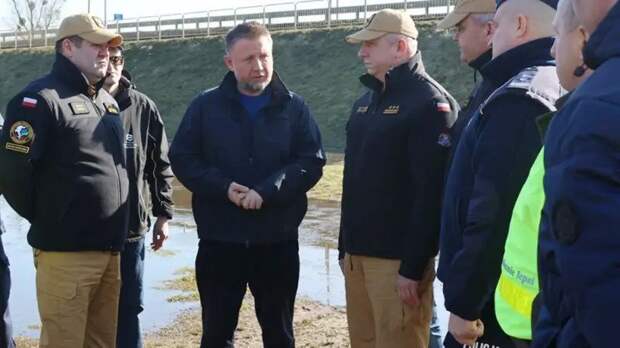 Польша за два дня наловила для ВСУ целую роту украинцев