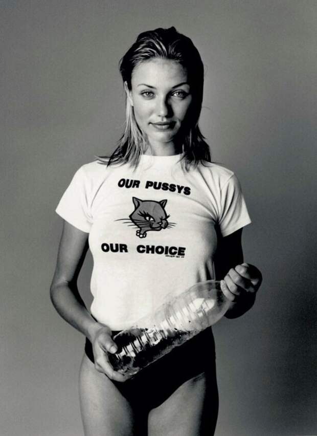 Кэмерон Диаз в прикольной футболке. 1994