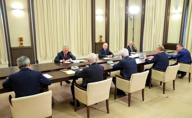 Путин предложил обкладывать роскошь патриотов налогами «аккуратненько»