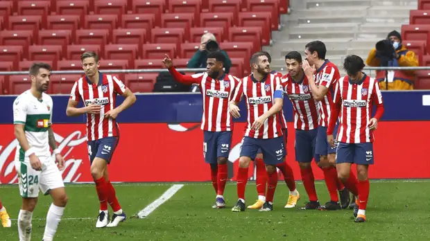 Дубль Суареса принёс «Атлетико» победу над «Эльче» в чемпионате Испании