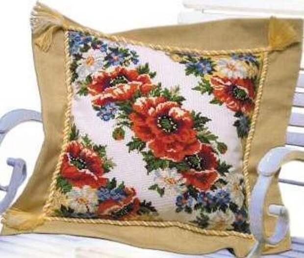 Цветочная вышивка для подушки