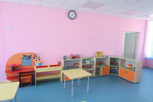Эксперт оценила строительство школ и детских садов при Александре Беглове