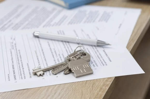 Житель Белоруссии купил психбольницу за $100 и поселился в ней