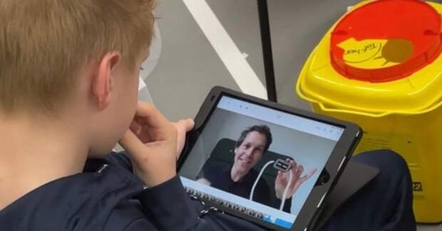 Просмотр фокусов снизил стресс и болевые ощущения у детей при прививке от ВПЧ