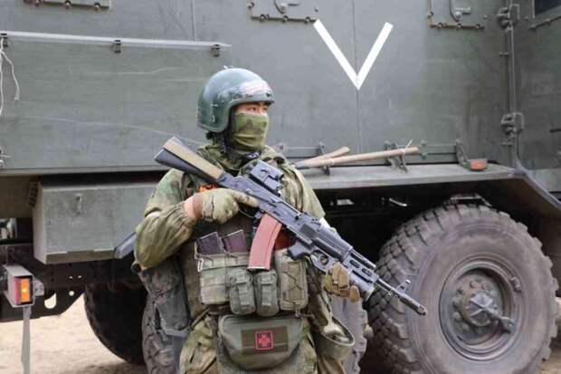 Подписан закон об учете службы добровольцев СВО в пенсии за выслугу лет