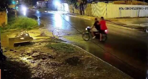 Неудачное покушение на мужчину в Эквадоре попало на видео