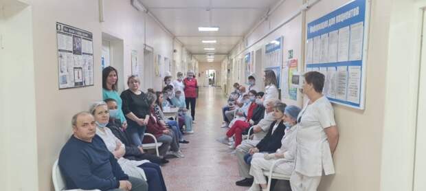 Сотрудники Зейской стоматологии завершили голодовку после вмешательства полиции