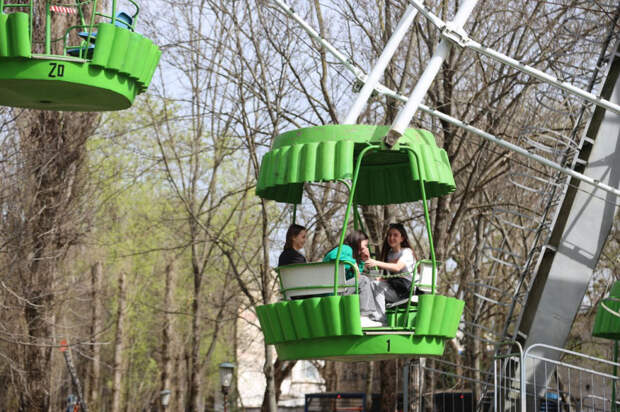 Горки, батуты и «Колесо обозрения»: где и почему в Крыму остановили работу свыше 60 популярных аттракционов