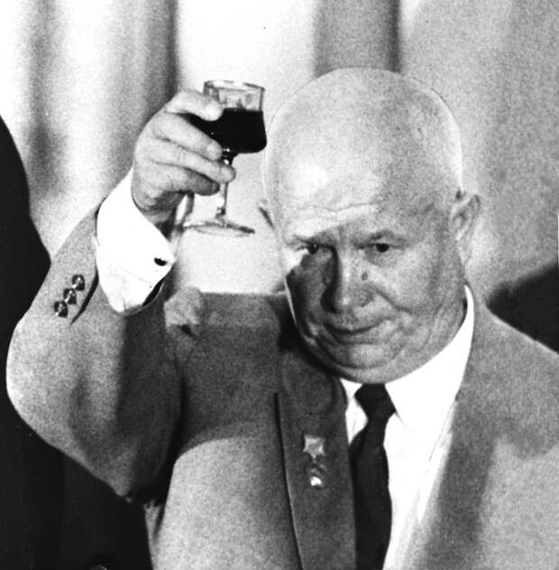 Уймись, дурак: Хрущёва отстранили от власти за то, что он, по сути, довёл страну до ручки