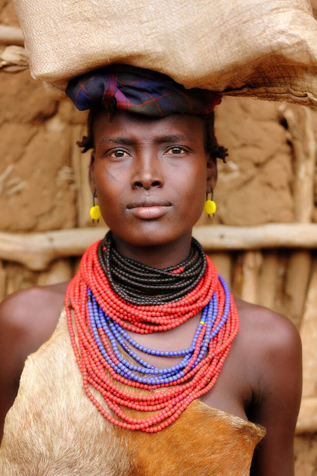 2. Женщина из эфиопского племени даасанах люди, мир, страны, фото