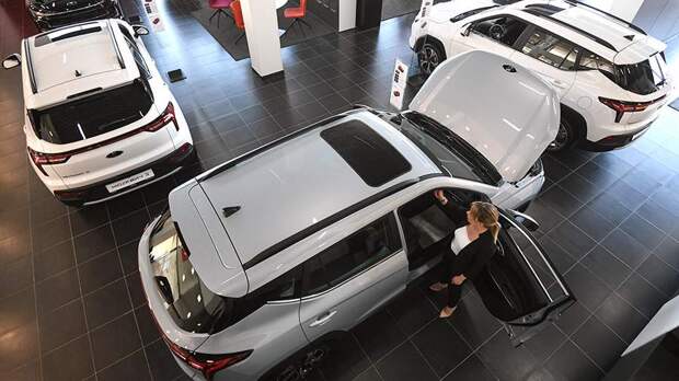 Эксперты не исключили роста продаж новых авто в России до 1,5 млн по итогам года