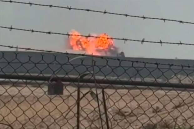 Мощный удар иранского дрона по базе США в столице Бахрейна сняли на видео