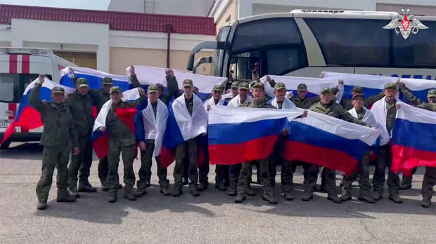 Среди вернувшихся сегодня из плена солдат – девять уральцев