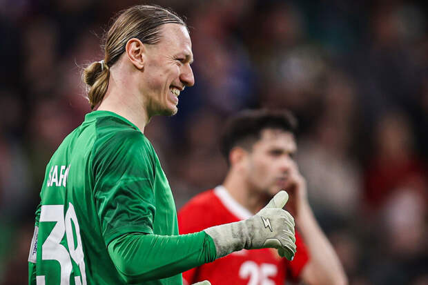 Тренер Кафанов: Сафонов стал первым номером "ПСЖ", потому что он сильнее Шевалье