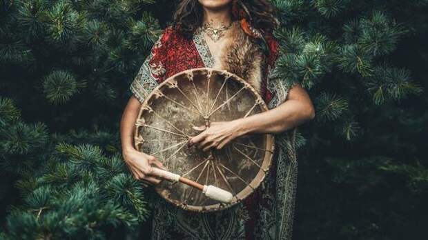 Дождь из золотых от Сварога: 3 славянских знака, которые разбогатеют в первой половине апреля