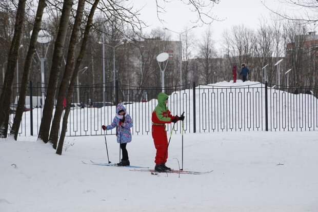 Где смолянам можно поиграть в хоккей, покататься на лыжах и коньках?