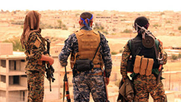 Бойцы СДС в Табке, Сирия