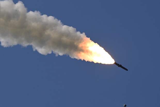 Камера зафиксировала поражение подстанции «Киевская-750»