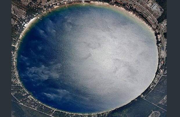 Как выглядит самое круглое озеро планеты
