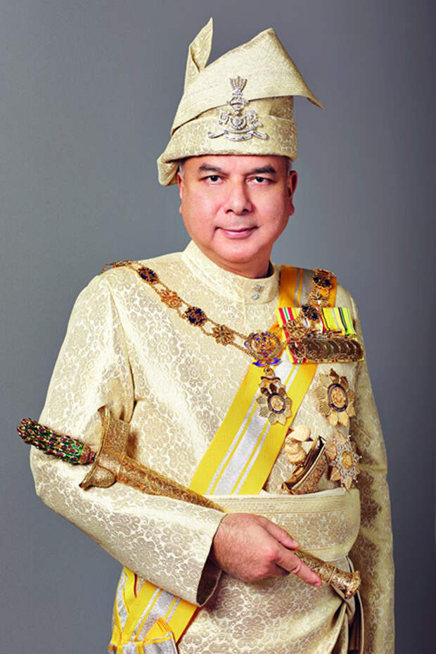 В Малайзии желтый цвет - цвет власти.
