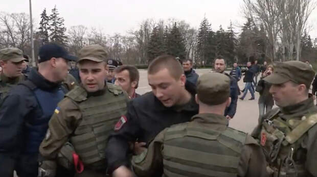 В Одессе активисты «Правого сектора» подрались с антимайдановцами (+ видео)