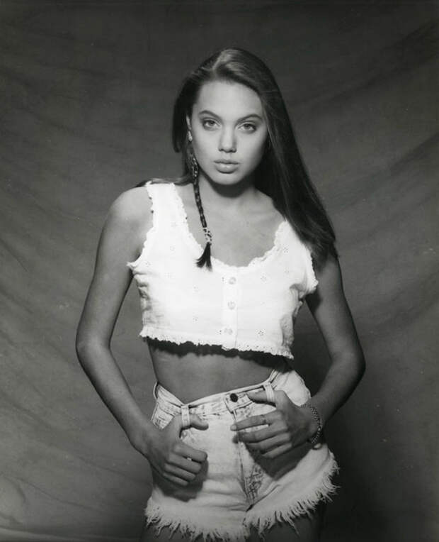 Анджелина не стала делать карьеру модели, предпочтя кино.