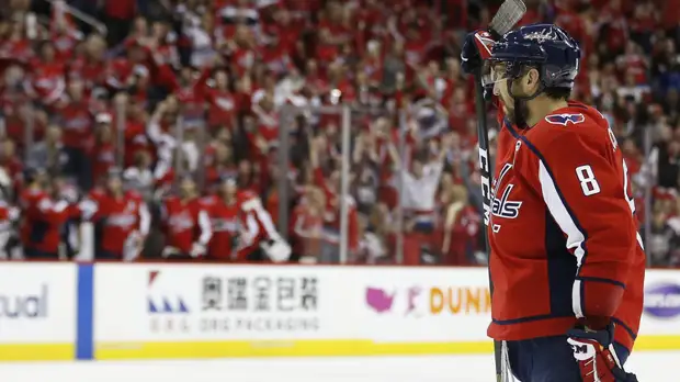 Овечкин впервые показал лицо сына и поздравил его с днём рождения