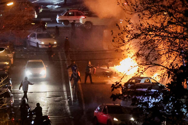 Американцы заявили о 12 тысячах погибших в протестах иранцев